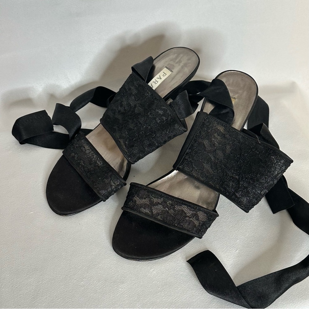 PARADE Black Lace Ribbon Sandals